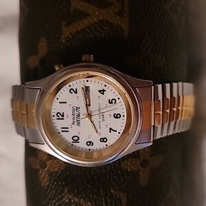 Armitron Instalite White Dial 36mm Day Date 24h Quartz Mens Watch, New Battery‎